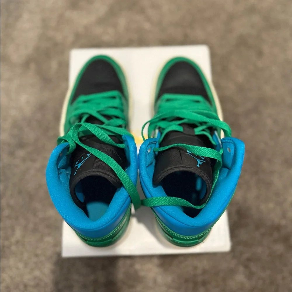 Jordan High-Top Sneakers in Green and Black - Picture 4 of 6